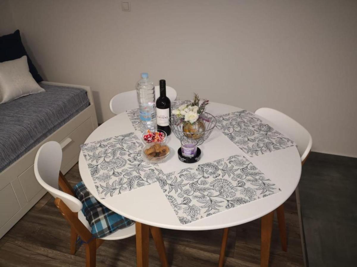 Apartments Tara Ražanac Eksteriør bilde