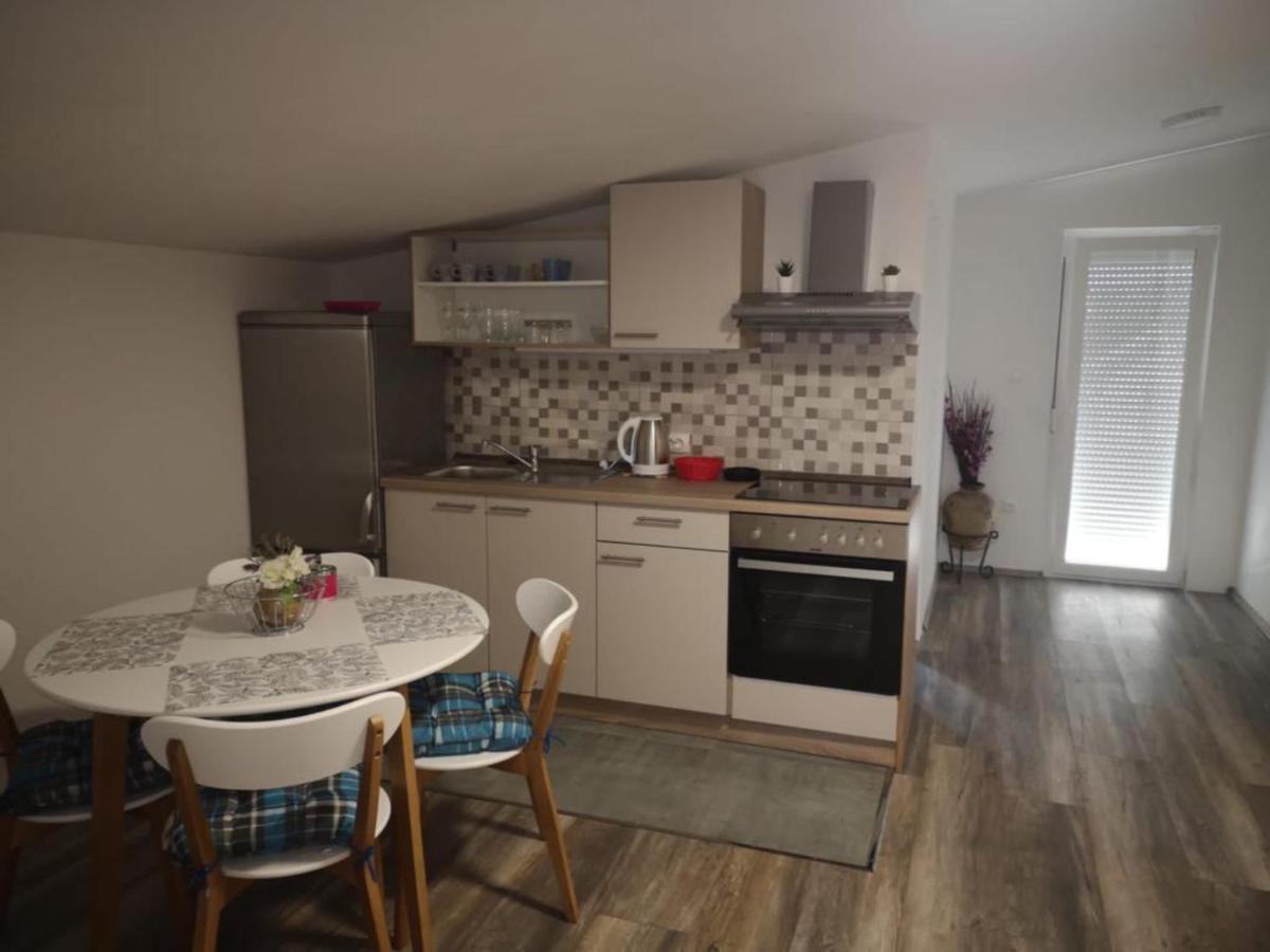 Apartments Tara Ražanac Eksteriør bilde