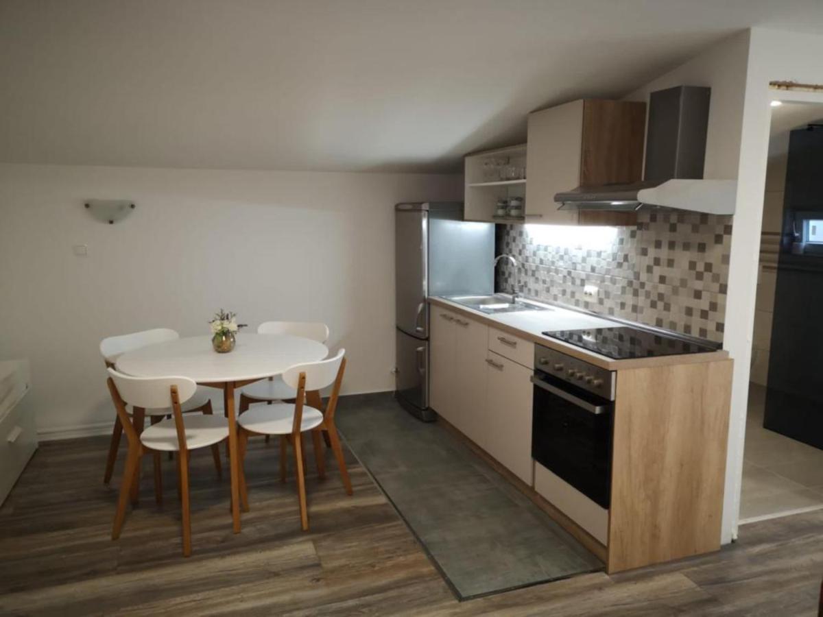 Apartments Tara Ražanac Eksteriør bilde
