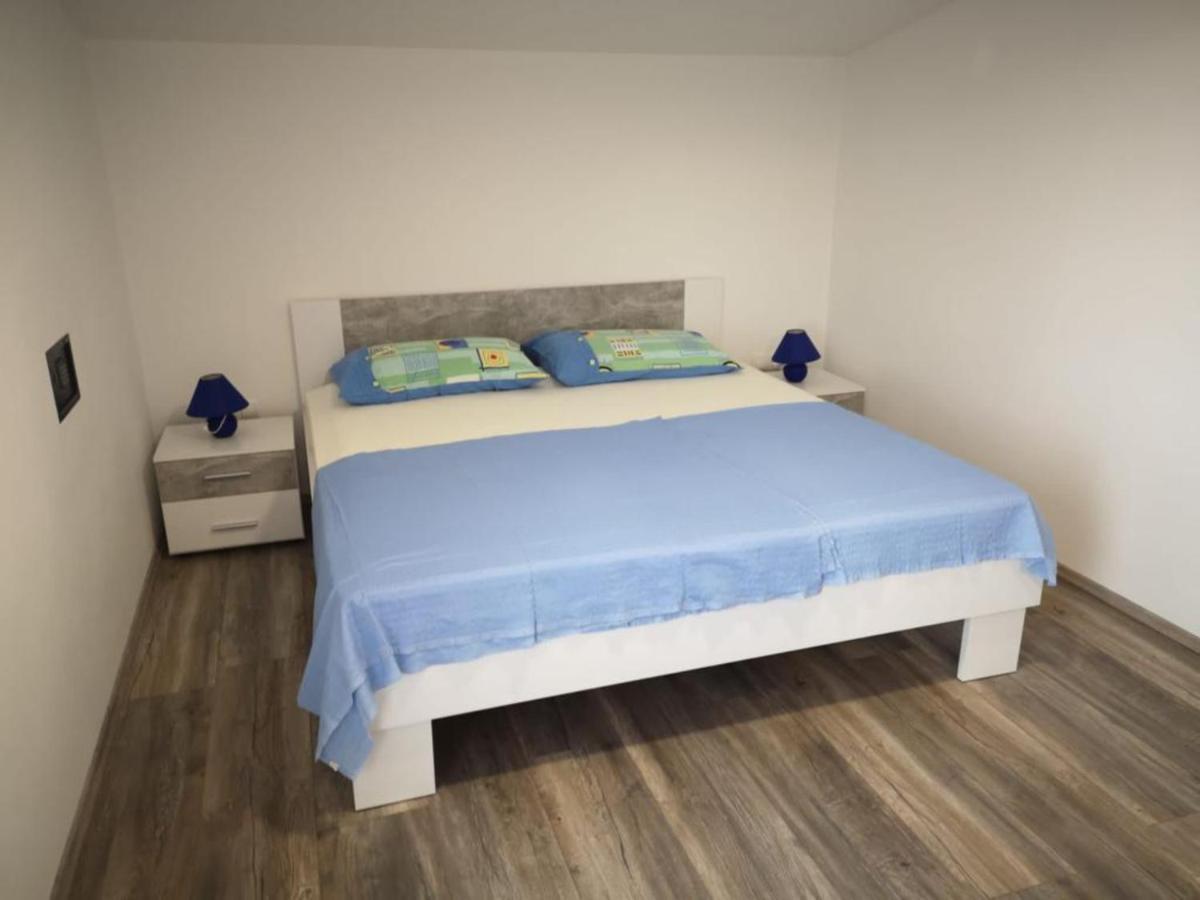 Apartments Tara Ražanac Eksteriør bilde