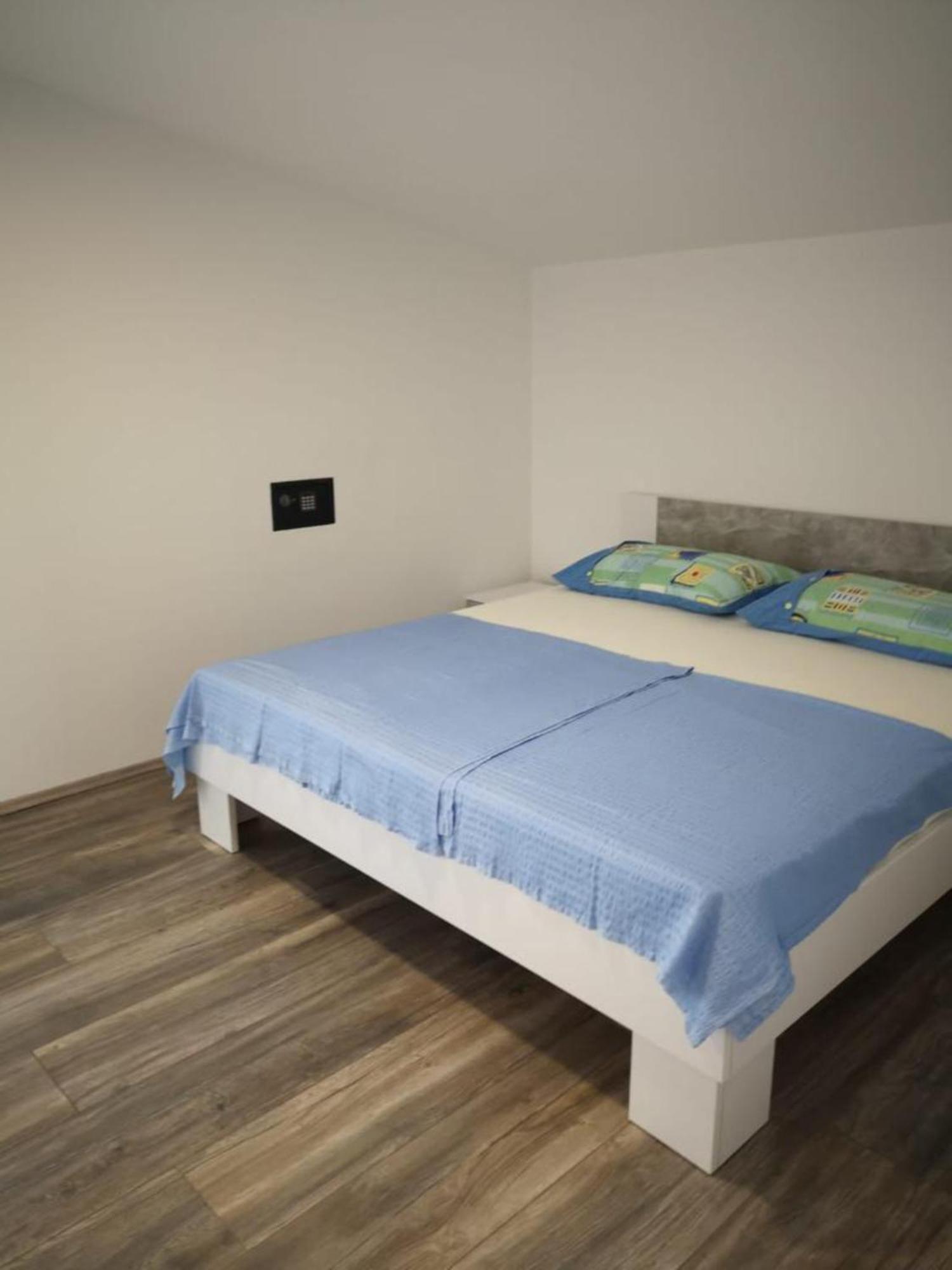 Apartments Tara Ražanac Rom bilde